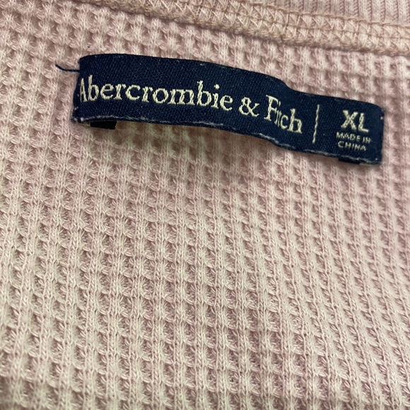 XL Pink Abercrombie & Fitch waffle patterned long sleeved shirt - Picture 3 of 7